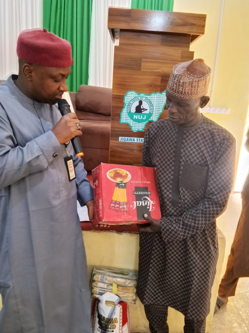 NUJ Jigawa Distributes Food Items , Cash to Families of Deceased ,sick ,elderly members