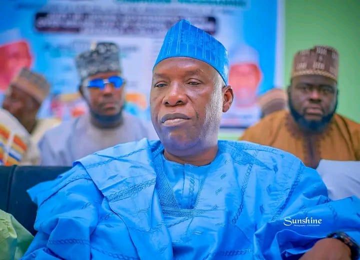 Jigawa commissioner Distribute cloths ,Bag of rice to Orphans in Hadejia   By Umar Akilu Majeri Dutse