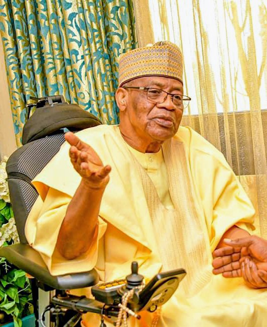Tsohon Shugaban kasarnan Genaral Ibrahim Badamasi Babangida ya damu akan yadda Manyan malamai, gogaggun shugabanni da mutane masu kishin ƙasa keci gaba da mutuwa